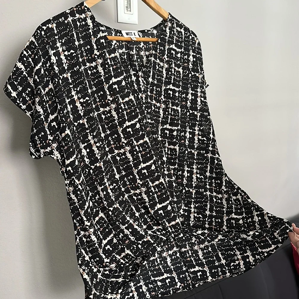 Patterned Blouse - Picture 5 of 5